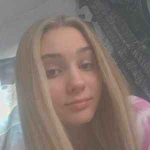 Meet your Posher, Ella